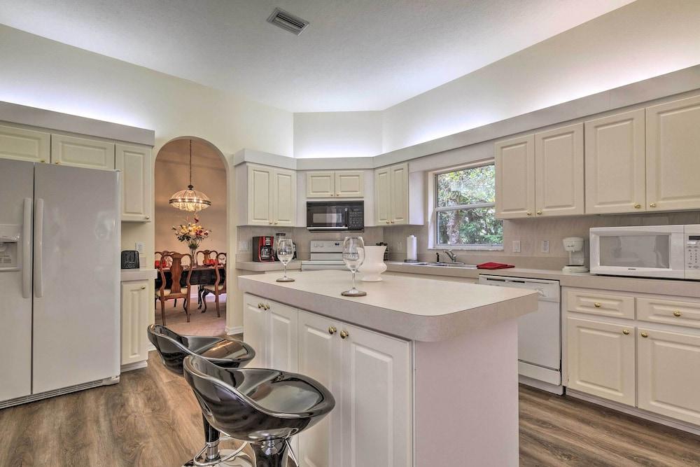 2 Mi to Golfing: Luxe House w/ Lanai + Pool