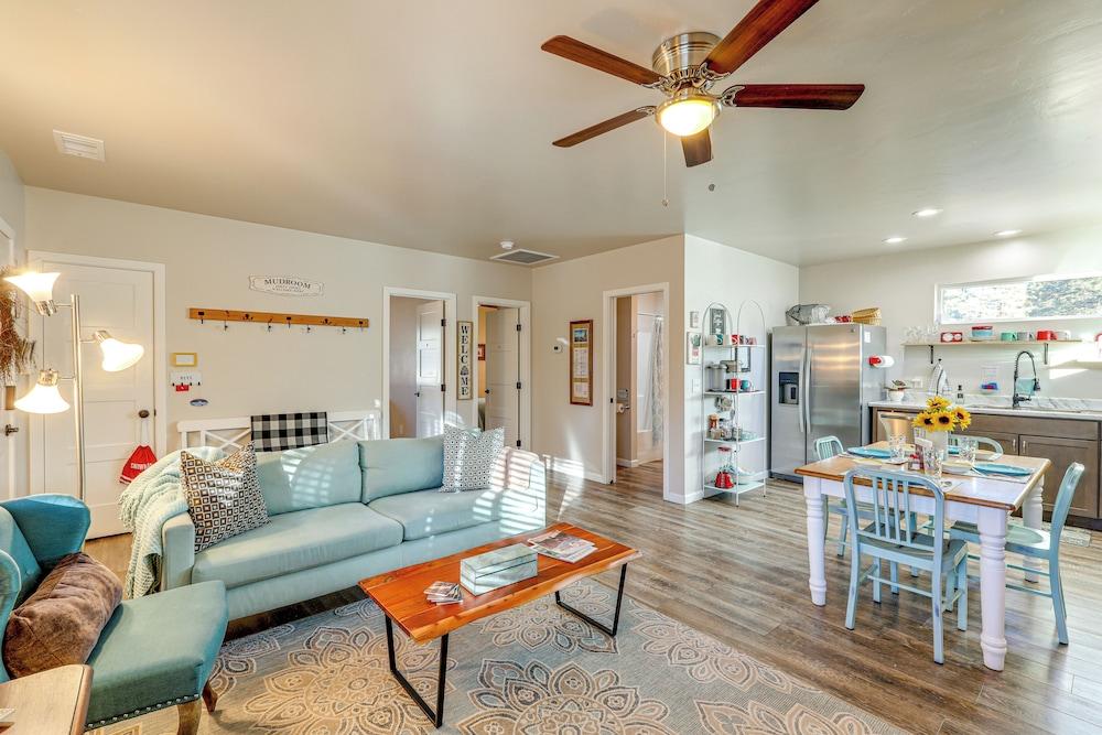 Ski, Hike & Explore: Flagstaff Cottage!