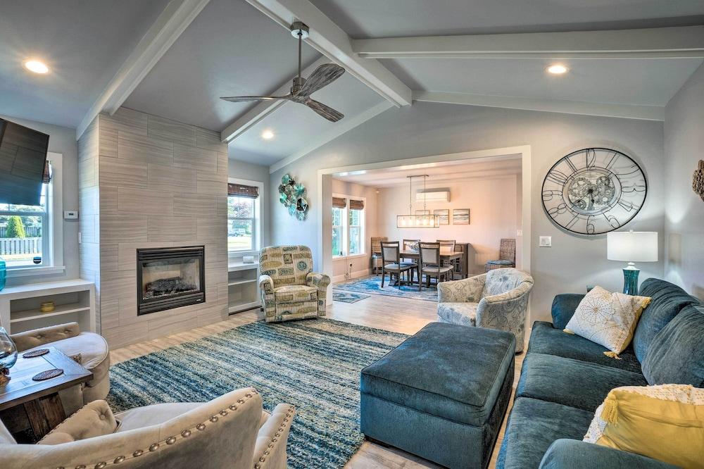 Coastal Getaway by Pebble Beach & Redwoods!