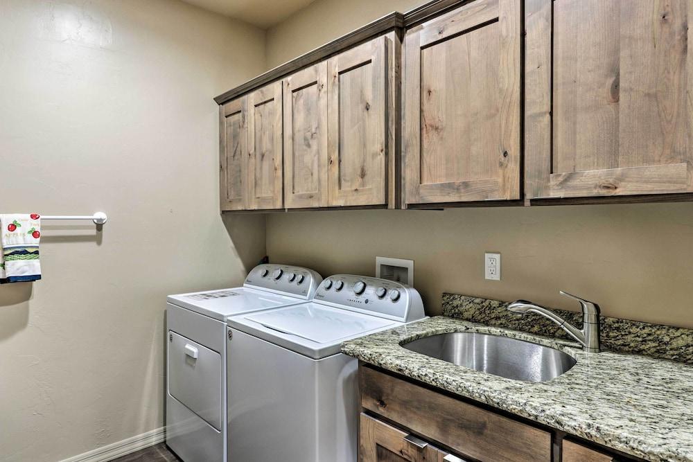 Pinetop Lakes Country Club Home: Resort Amenities