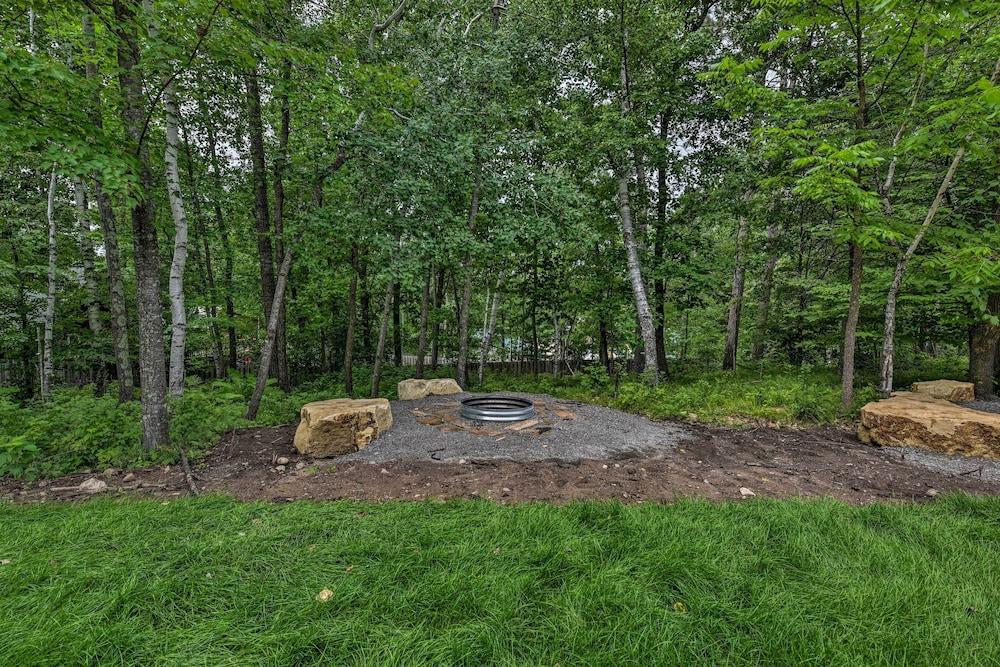 Modern Nisswa Escape w/ Deck: Walk to Gull Lake!