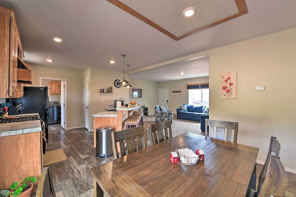 Cedaredge Hideaway w/ Grill & Mountain Views!