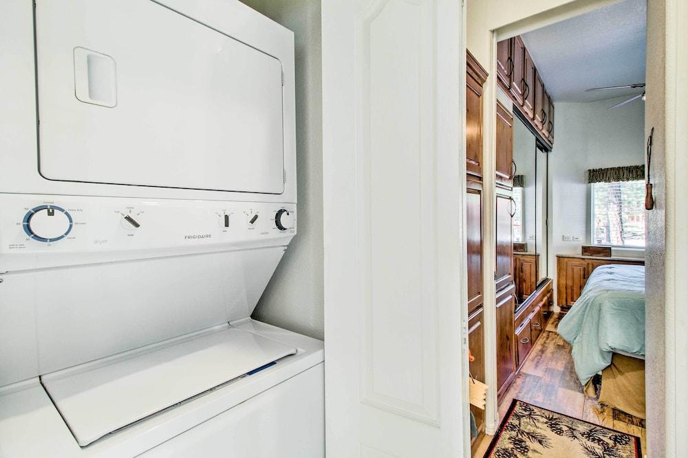 Near Hiking: Cabin w/ Deck & Grill in Show Low