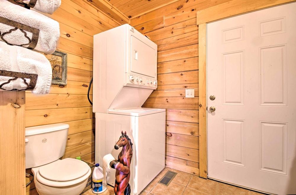 Large Cabin w/ Deck Overlooking Norfork Lake!