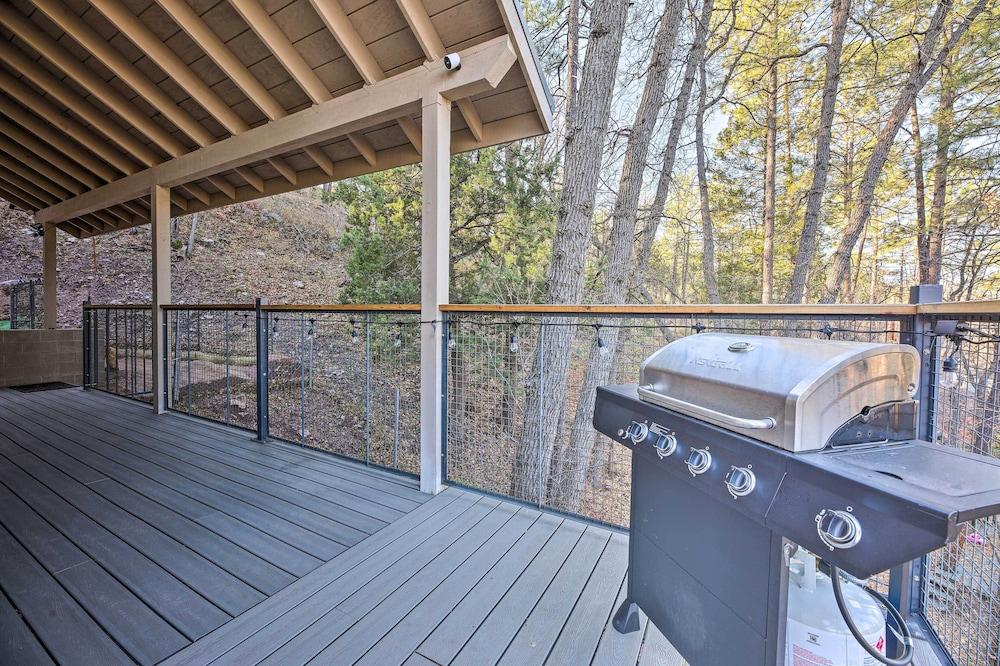 Mtn-view 'cabin 404' w/ Deck in Payson!
