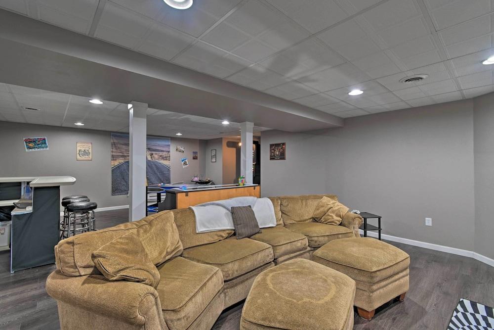 Family-friendly Gresham Getaway w/ Game Room!