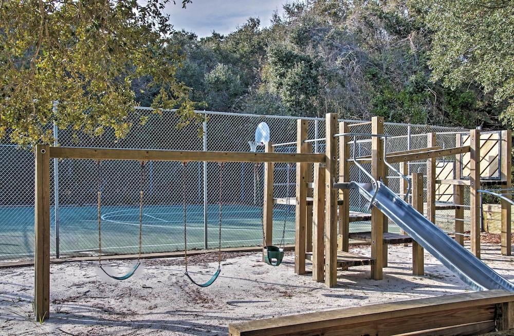 Ocean Dunes Kure Beach Condo w/ Balcony & Pool