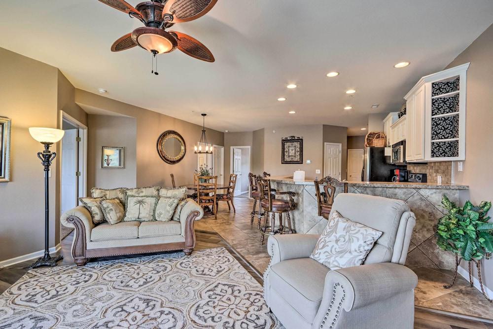 Lakefront Balcony + Pool Access: Camdenton Condo