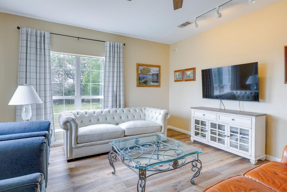 'fox Ridge Farmhouse' - Hill Country Getaway!