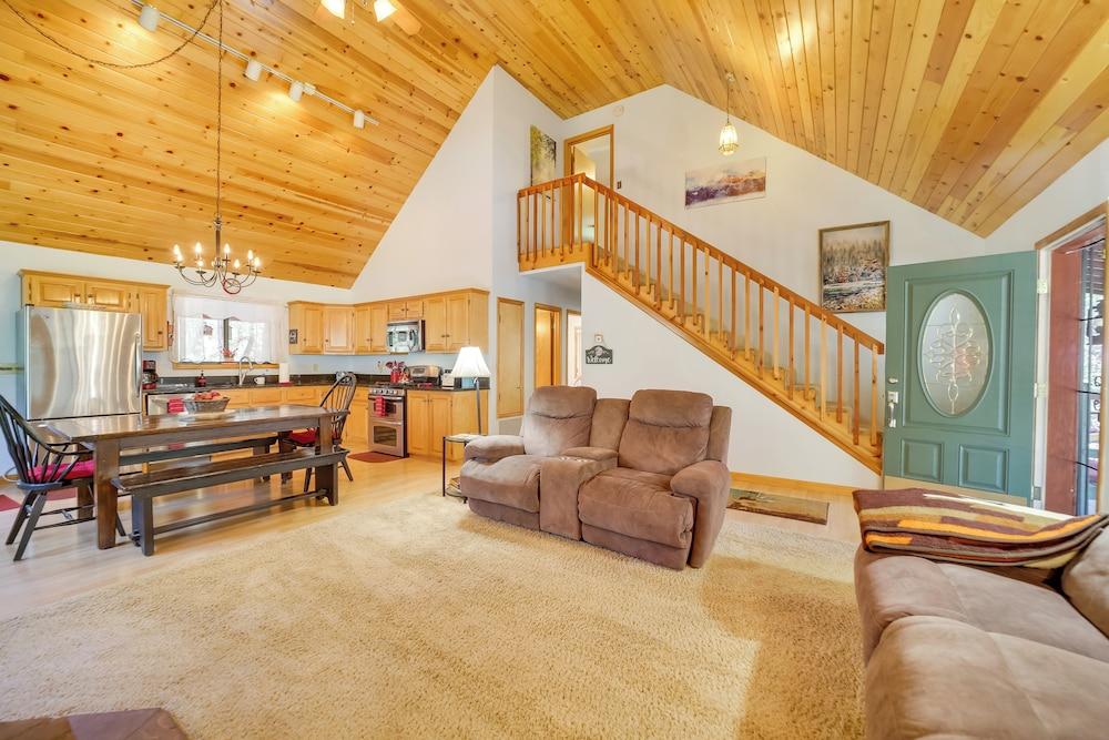 Relax Fireside + Play Games! Hikers Haven in Pine