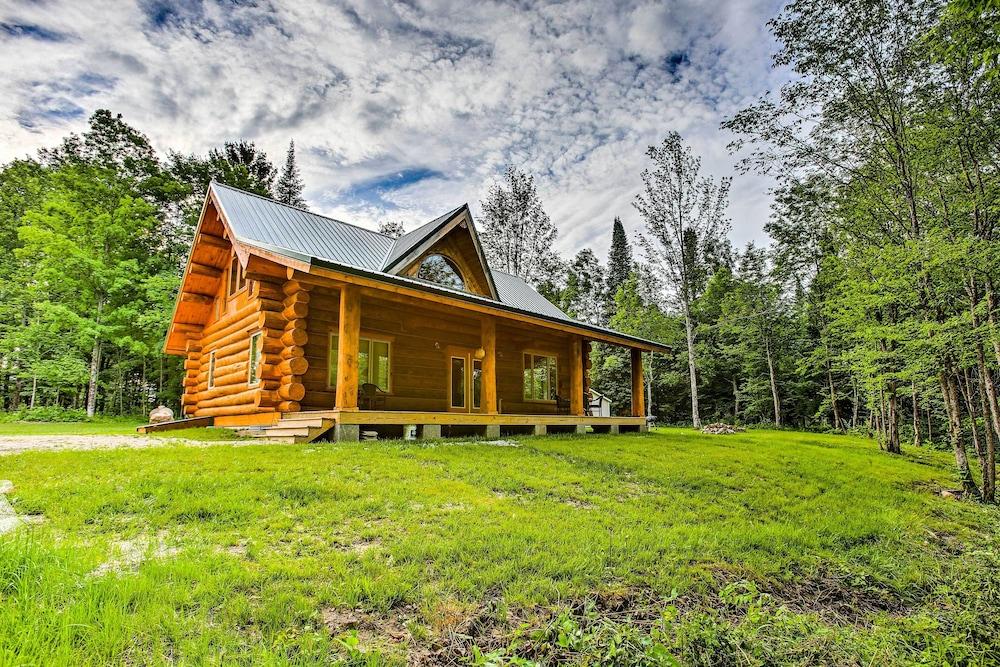 Custom Log Cabin w/ Deck & 45 Acres By Pine River!