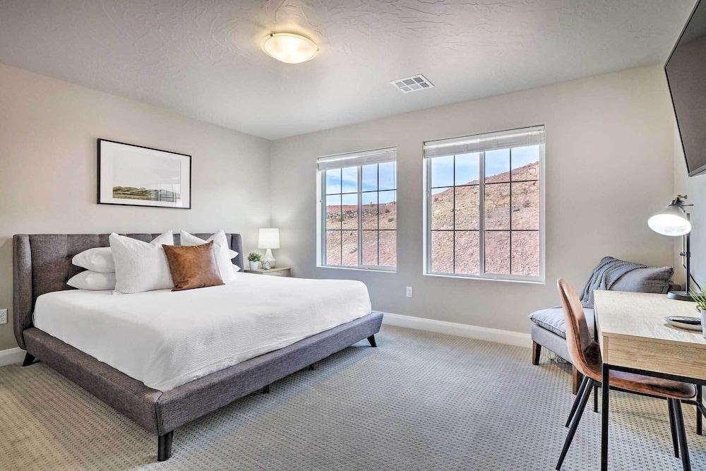 Red Cliff Views & Community Perks: Utah Townhome