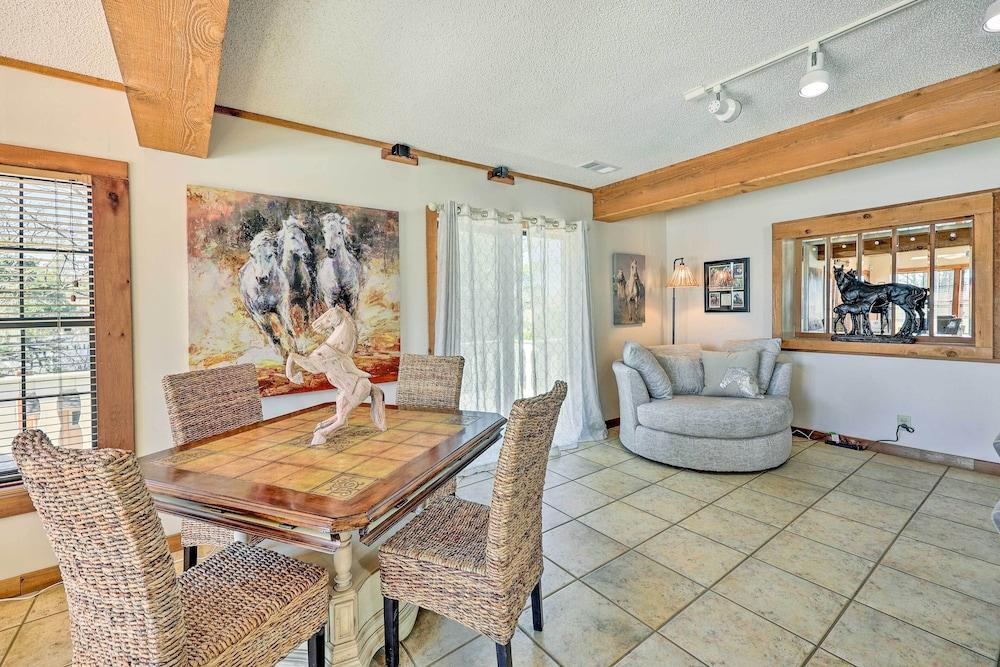 Private Pool: Lakefront Home in Hot Springs!