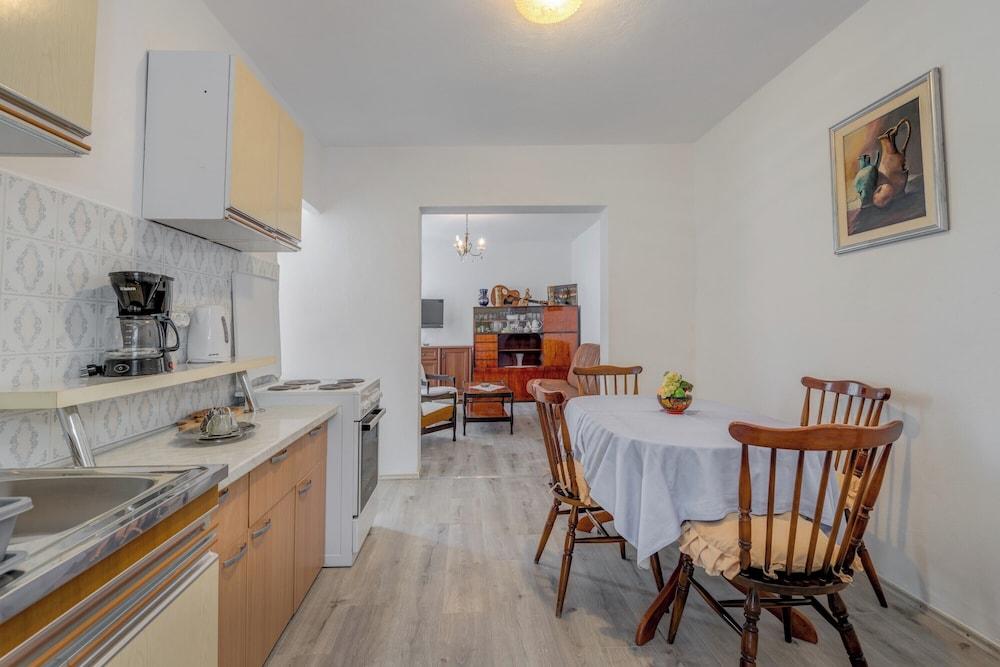 Seafront apt With Balcony, sea View and Mooring