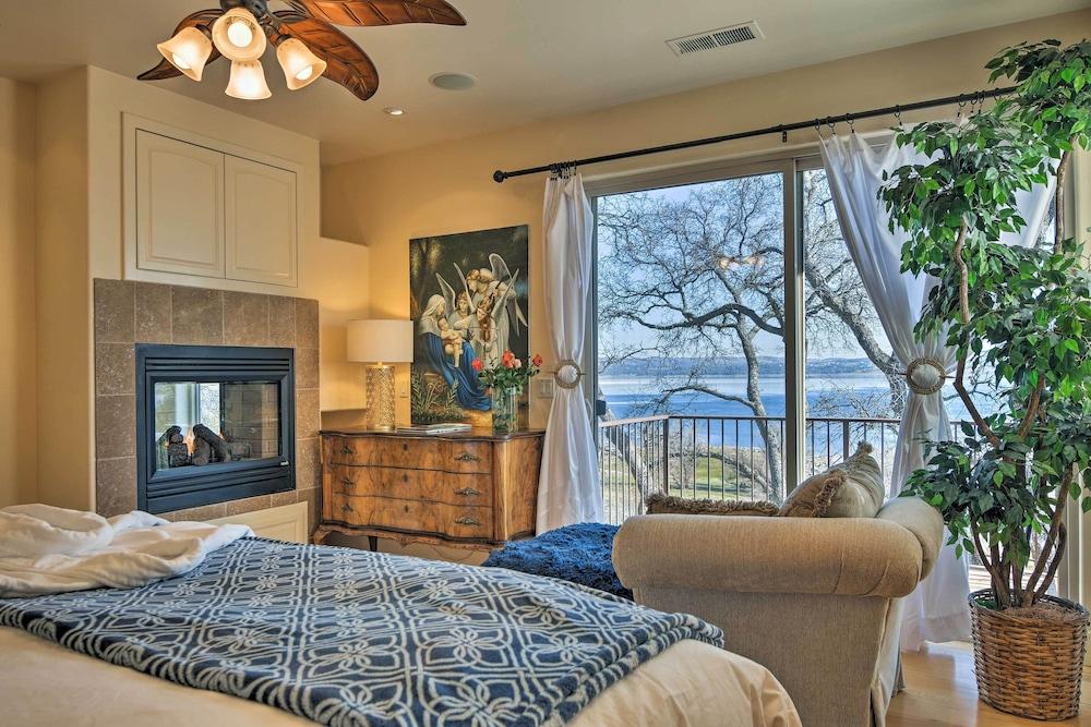 'casa D'amore': Extravagant Lakefront Villa!