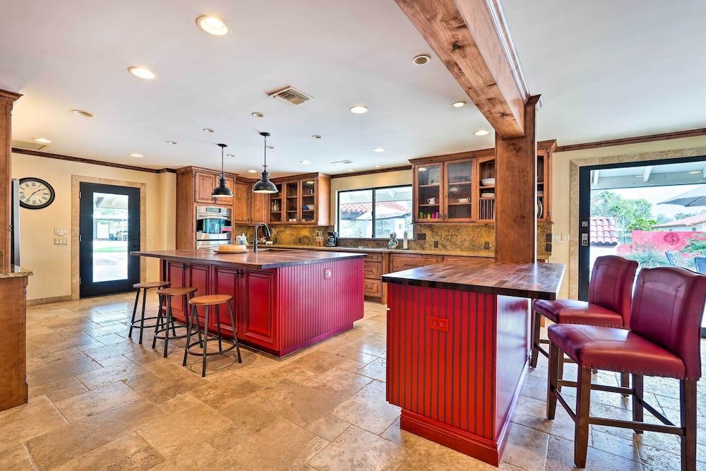 Pool & Putting Green: Pet-friendly Glendale Home