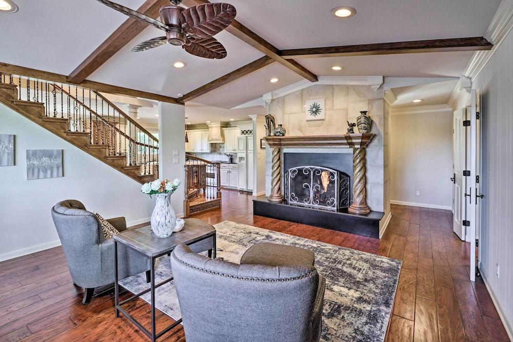 Lakefront Oasis w/ Private Dock in Hot Springs!