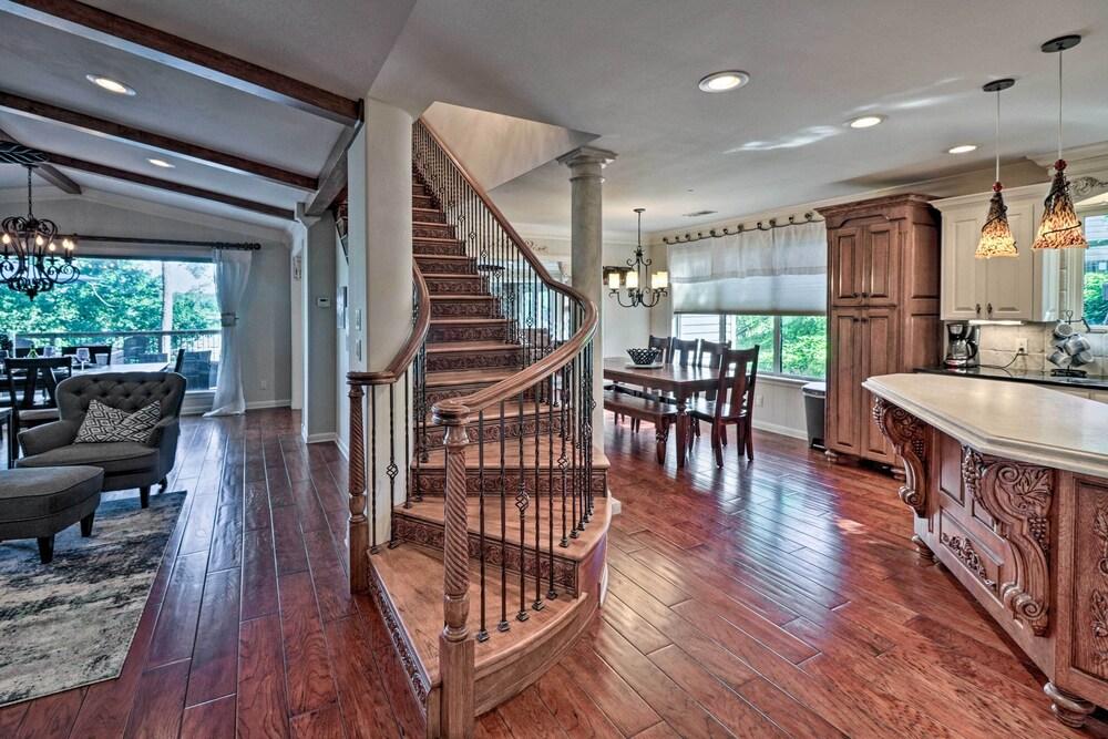 Lakefront Oasis w/ Private Dock in Hot Springs!