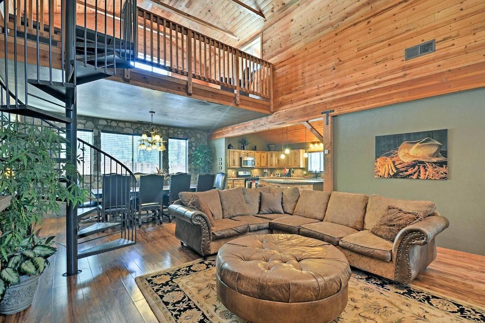 Flagstaff Cabin on 5 Acres w/ Fireplace & Fire Pit