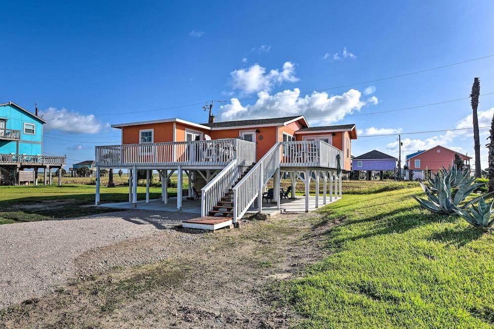 'the Spicy Crab' Freeport Home w/ Beach-view Deck!