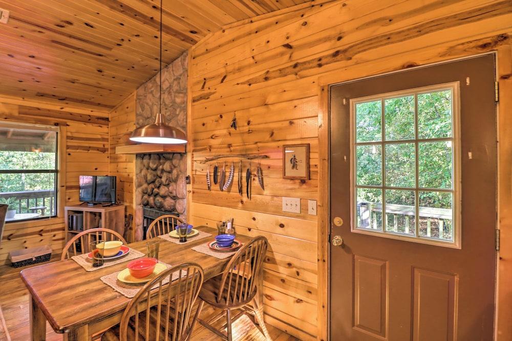 Mountain View Cabin w/ Wraparound Deck!