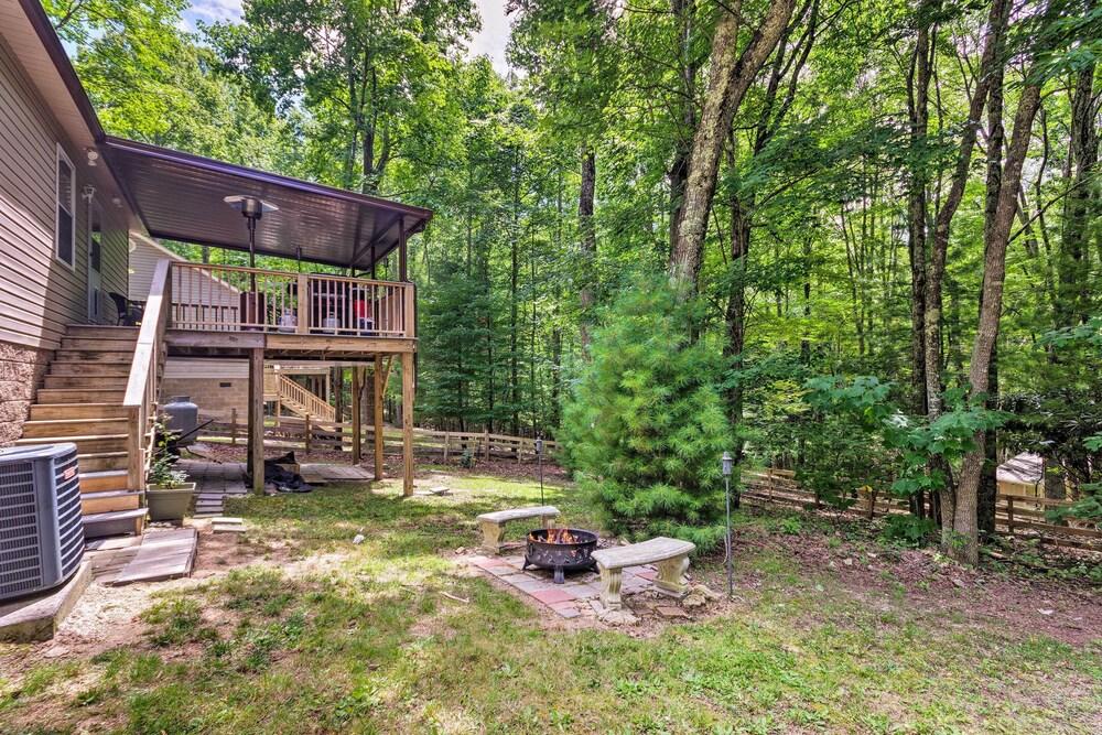 Beech Mountain Home w/ Covered Deck, Near Skiing!