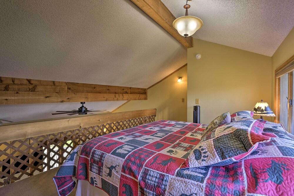 Townhome w/ Club Access on Shuttle Stop