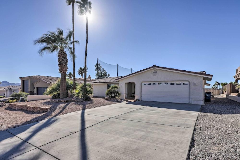 Private Pool & Hot Tub: Havasu Getaway!