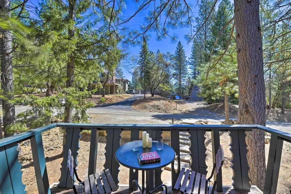 Balcony & Forest Views: Cabin in Pioneer!