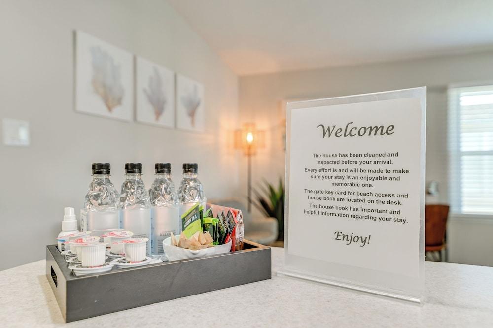 Deck & Pool Access: Myrtle Beach Getaway