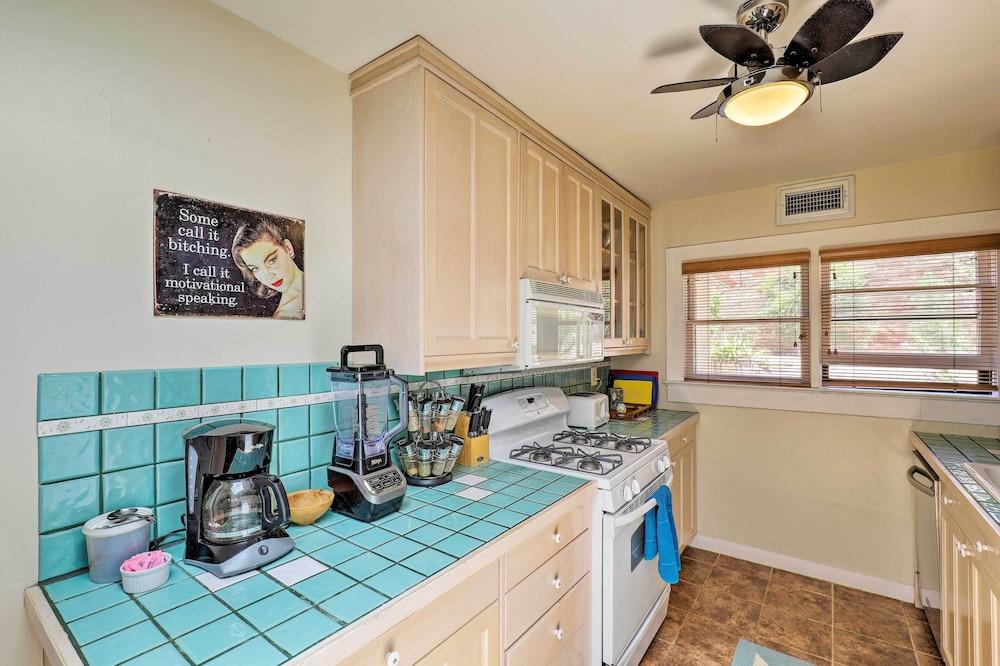 Home w/ Gas Grill - Walk to Bisbee Brewing Co