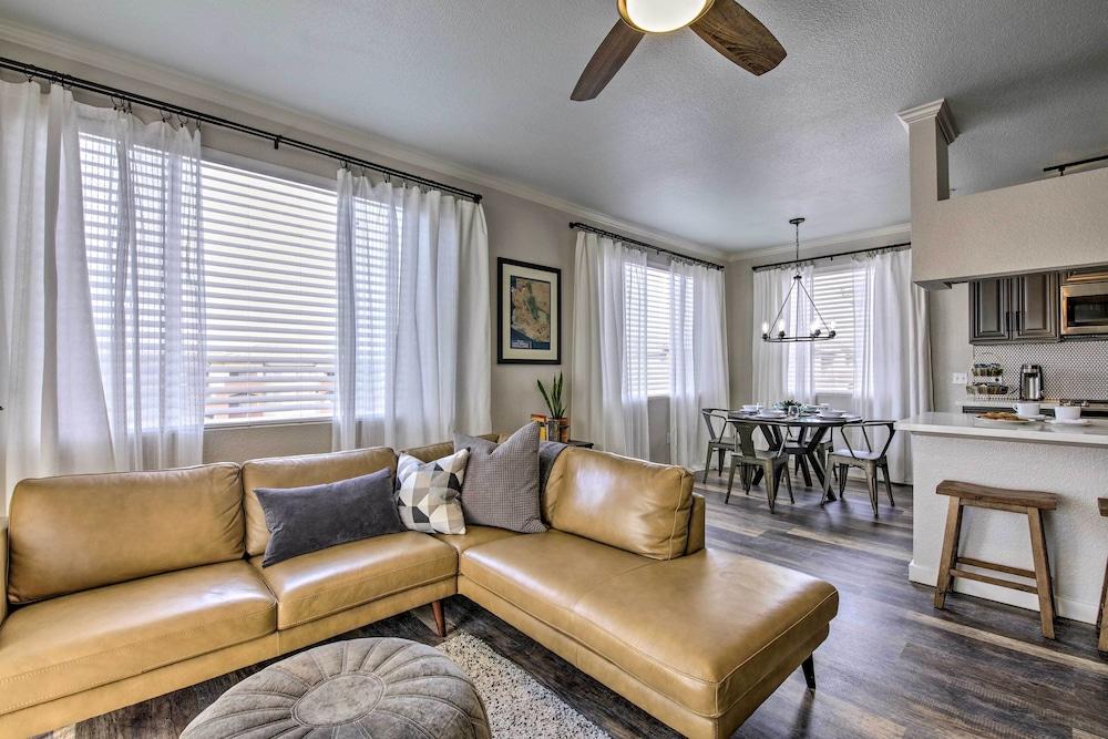 Modern Phoenix Condo w/ Resort Pool & Spa!