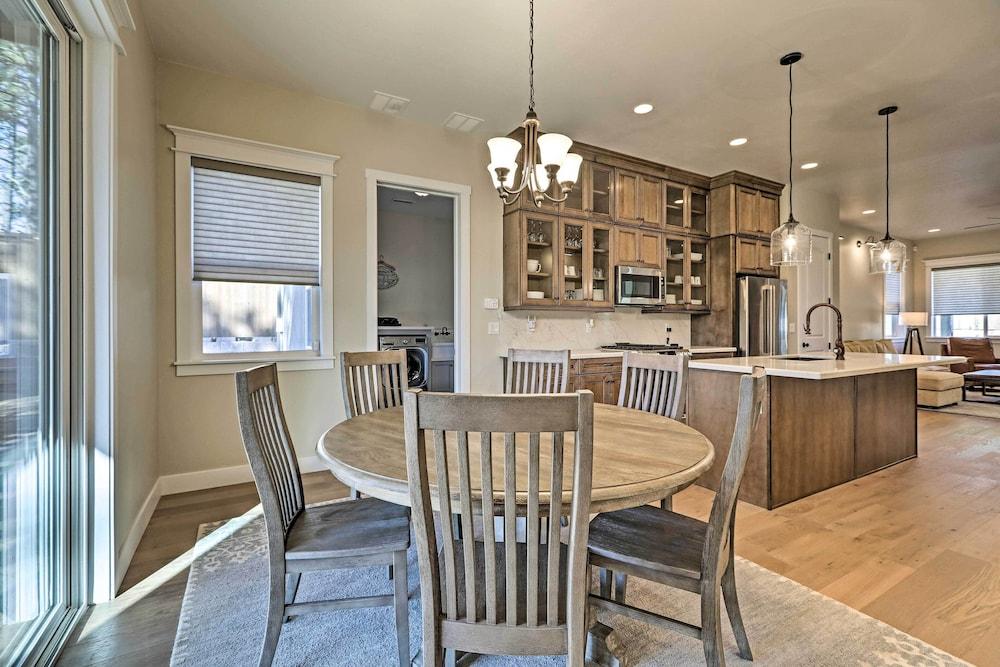 Flagstaff Oasis w/ Hot Tub - 3 Mi to Downtown!