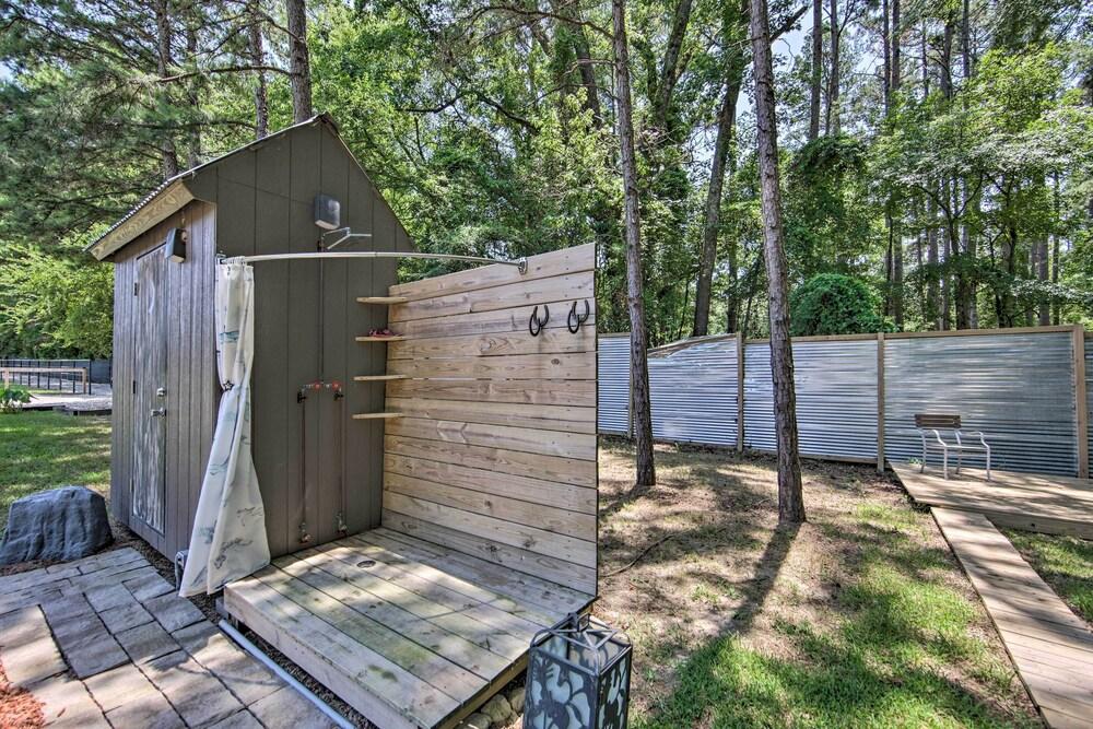 'little Lucky Star' w/ Pond, Boat & Pasture View!