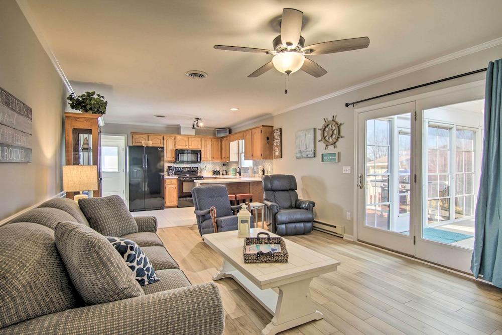 3 Mi to Beach & Boardwalk: Family Frankford Home