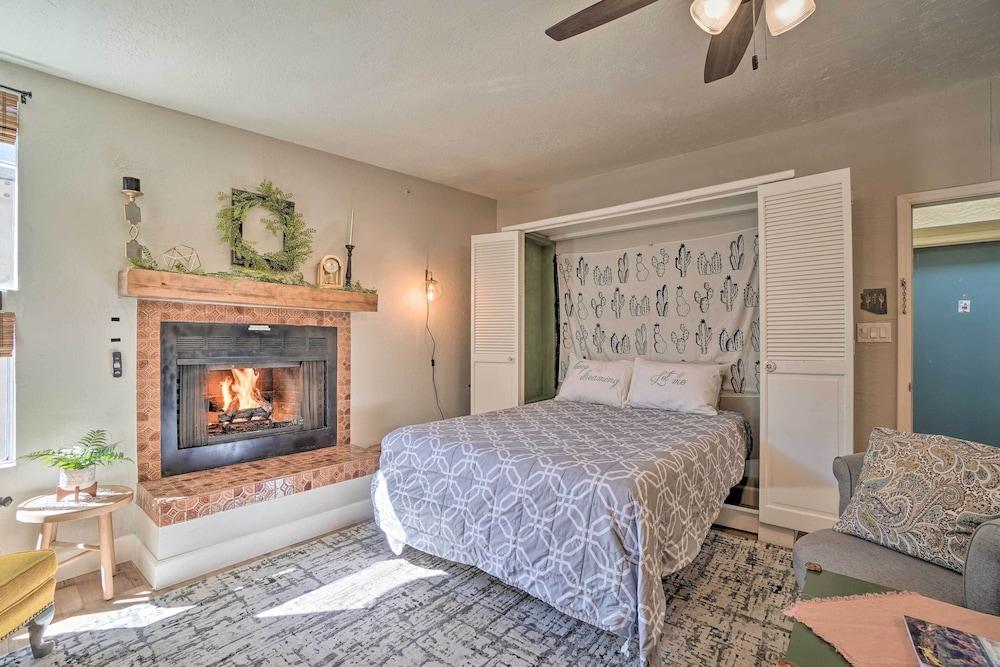 Williams Studio on Famous Route 66 With Fireplace!