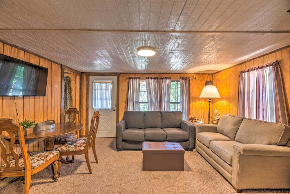 Pet-friendly Cloudcroft Cabin w/ Forest Views!