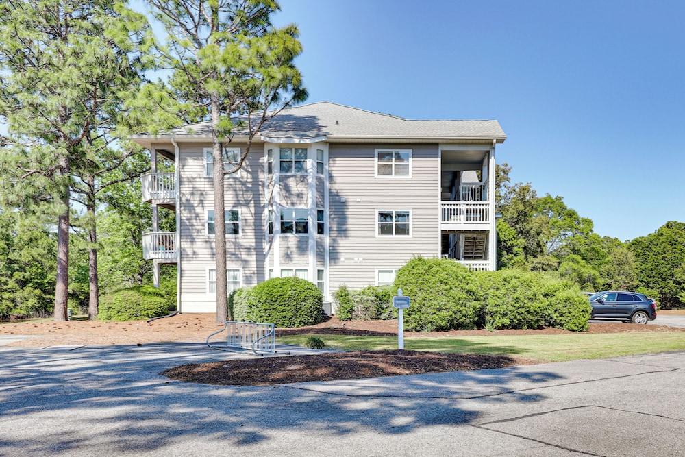 Private Deck & Pool Access: Southport Resort Condo
