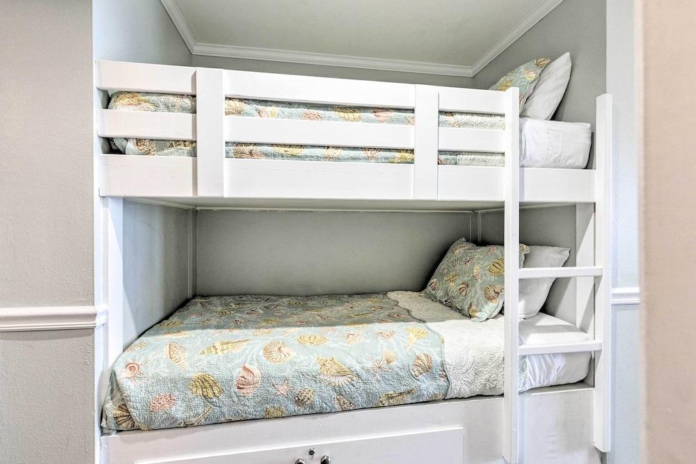 Ocean Views & Pool Access: Orange Beach Condo!