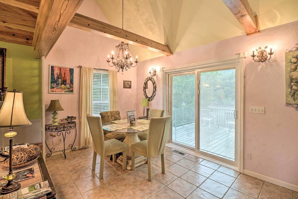 Rubys Landing Cottage w/ Deck & White River Views