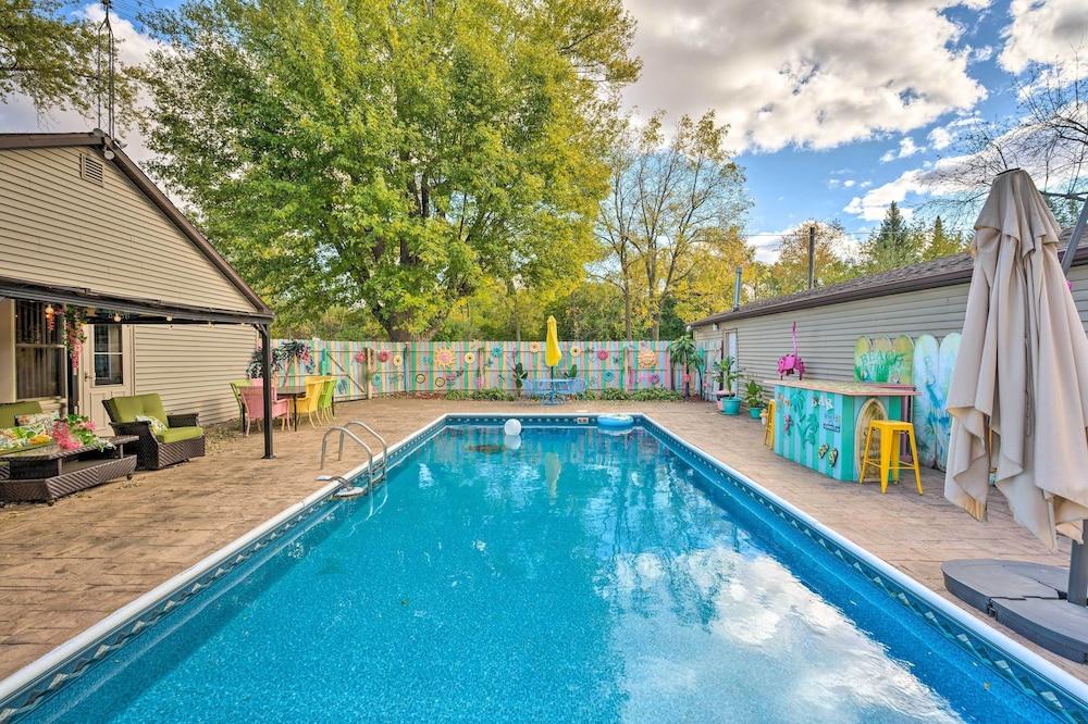 Boat Dock & Backyard: 'rock River Retreat'