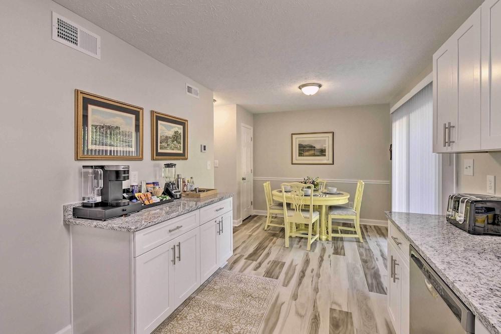 Downtown Southern Pines Townhome With Deck!