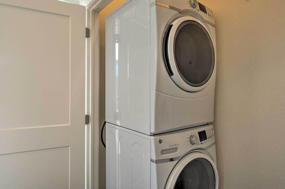 Modern Lake Travis Haven w/ Resort Amenities!