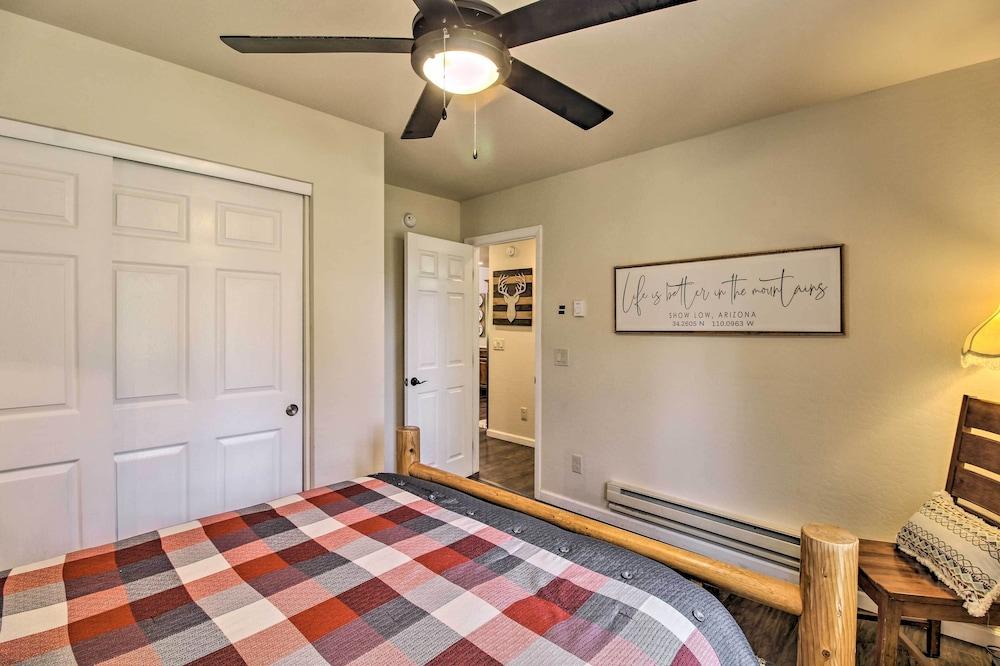 2 Mi to Fool Hollow Lake: Wooded Cabin w/ Fire Pit