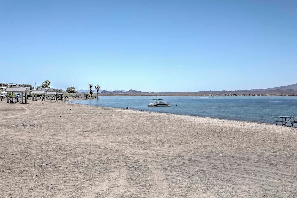 Boat Launch + Mountain Views: Lake Havasu Cabin