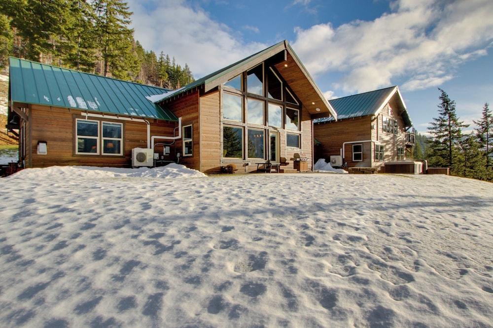 Shared Game Room: Dazzling Cle Elum Home