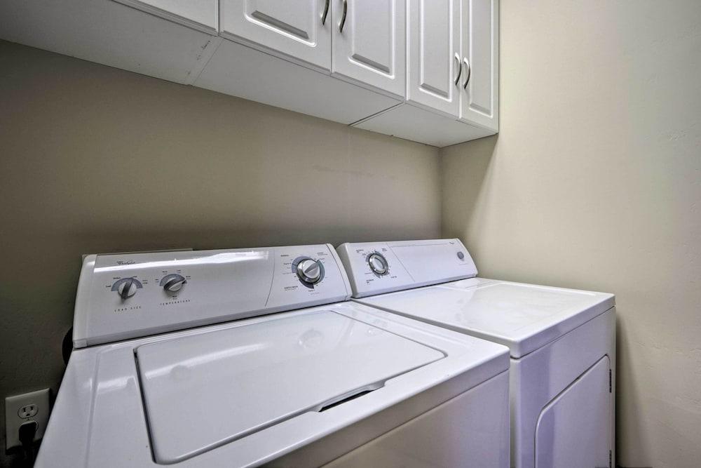 4 Mi to Fool Hollow Lake: Cabin w/ Tranquil Deck