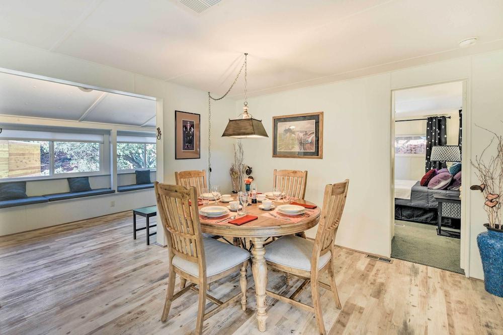 Sedona Stardust Hideaway' w/ Patio & Mtn Views!