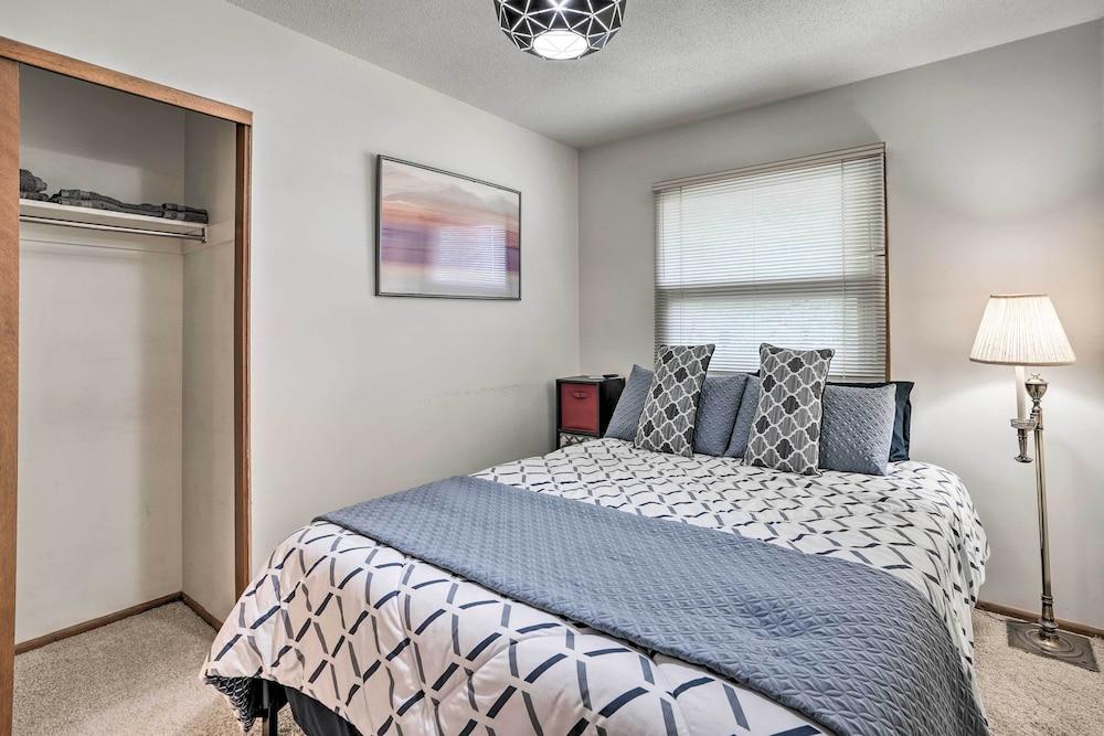 Charming Rochester Home - 2 Mi to Mayo Clinic!