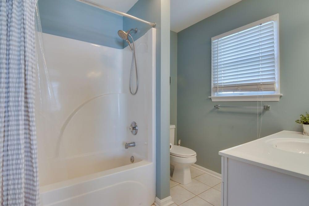 Bay-view Retreat w/ 5 Balconies in Bethany Beach!